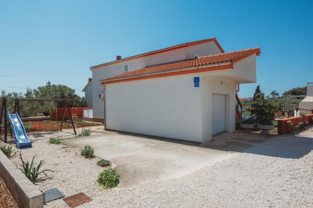 Apartman Neli Vir Exterior photo
