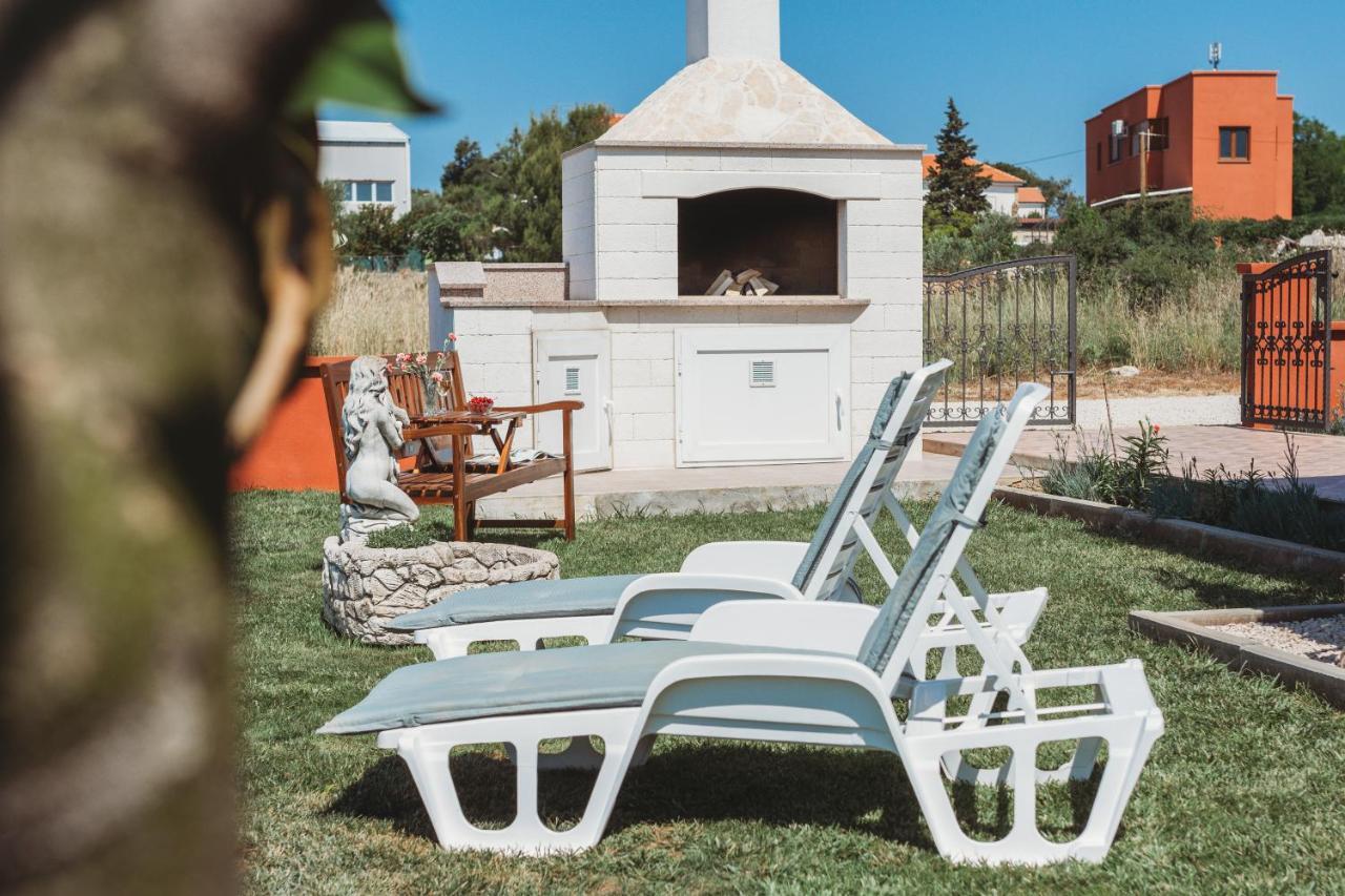Apartman Neli Vir Exterior photo